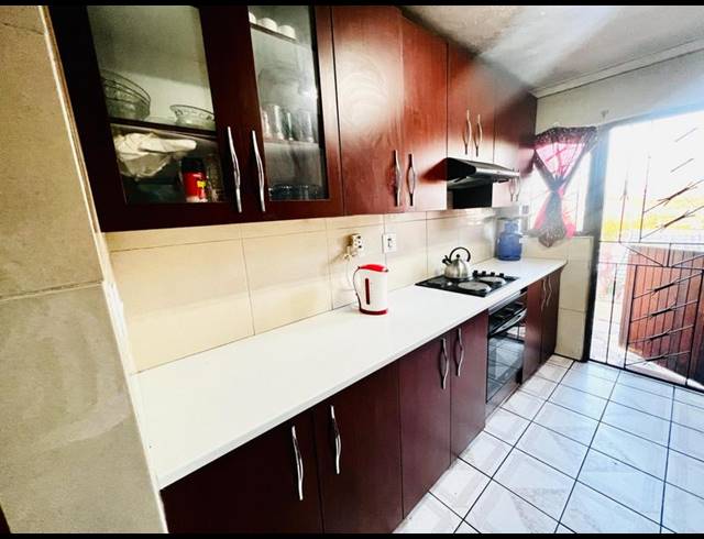 3 BEDROOM HOUSE FOR SALE IN KWAMASHU